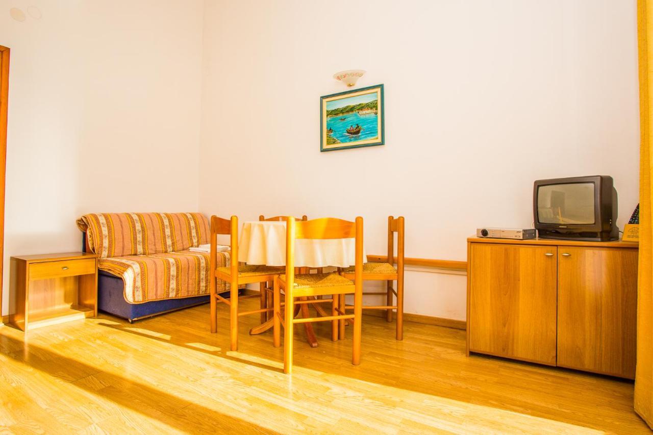 Apartma Pava