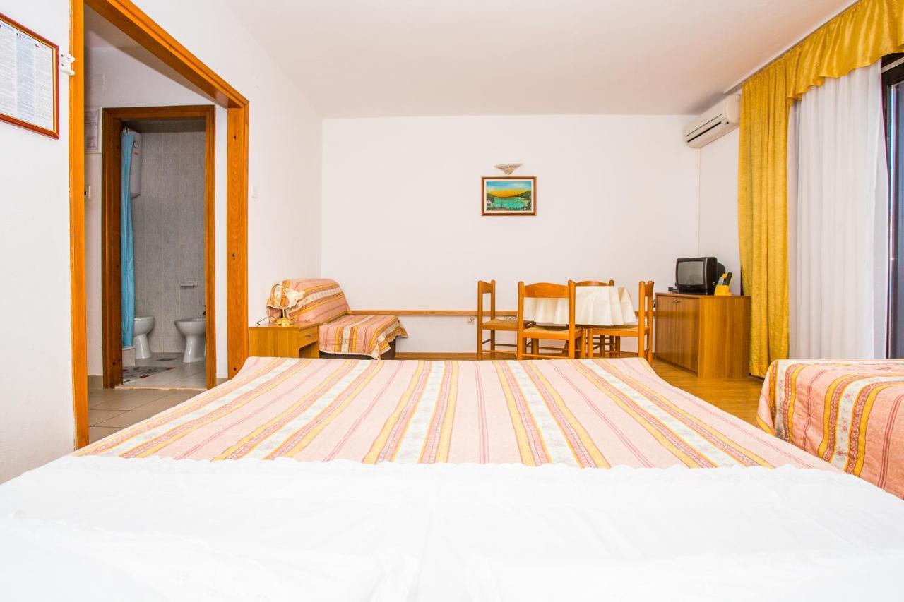 Pava Apartma Omis