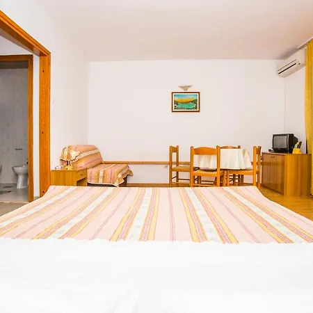 Apartmani Pava Omis Exterior photo